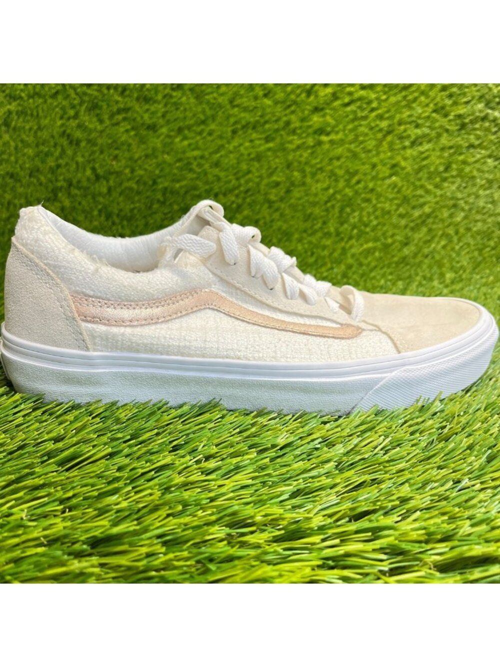 Vans Old Skool Womens Size 9 Beige White Athletic Walking Skate Shoes Sneakers